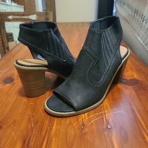 Maurices Open Toe Wedge Booties Size 8.5